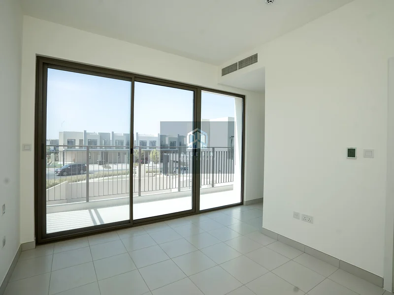 Modern Unit | Ready to Move | Road View63805884455809114