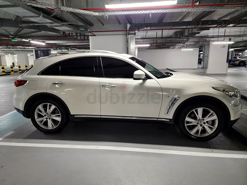 إنفينيتي QX70 موديل 2015 للبيع63398553777921114