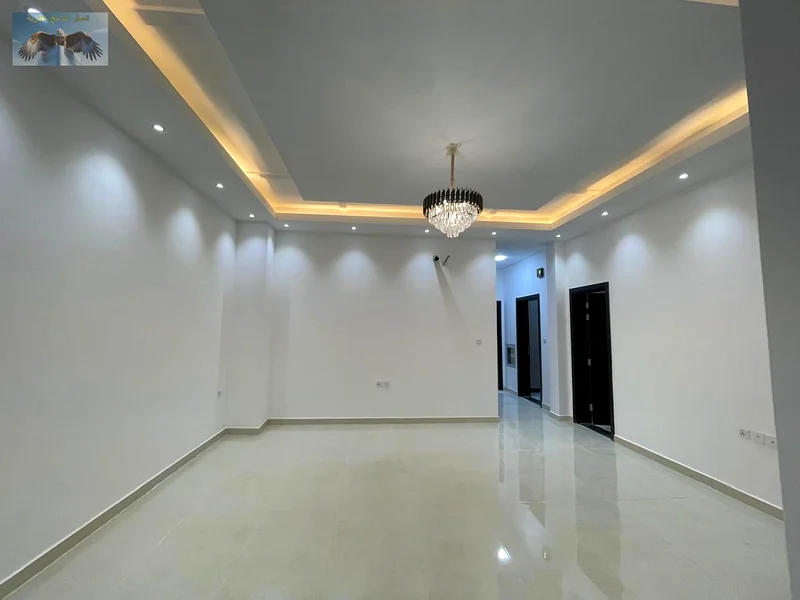 🔹 Villa for annual rent in Al Mowaihat 2  
4 bedrooms (all master)  
2 bathrooms  
kitchen  
majlis + living room  
maid’s room  
private water tank  
first63405210883970113