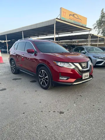 NISSAN - ROUGE - SV - 2.5 اقساط بالمعرض دفعة 15000 والباقي لمدة سنة