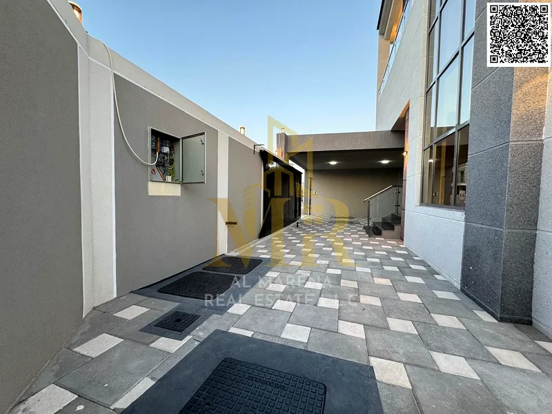 Own a luxurious villa now in an excellent location in Al Helio 2, opposite Azha Complex and close to all services. The villa is turnkey.63909552162817114