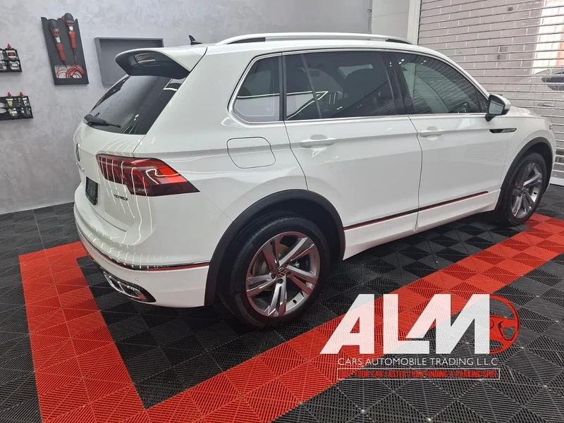 Volkswagen Tiguan 2024 R-Line GCC, FSH with dealer warranty63398576463873114