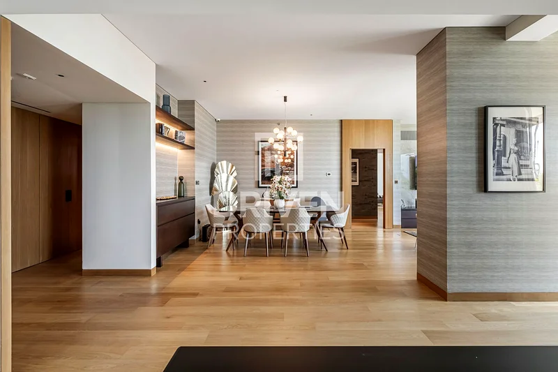 Furnished and Vacant Apt with Amazing Views63929456998017111