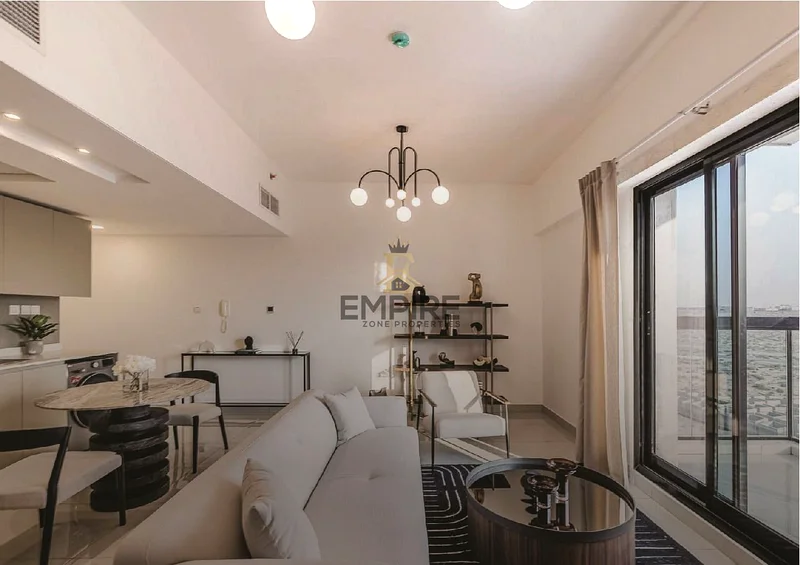 Spacious 3 bed + Store / Fully Furnished / Prime location63994970649091111