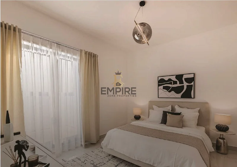 Spacious 3 bed + Store / Fully Furnished / Prime location63994970649091113