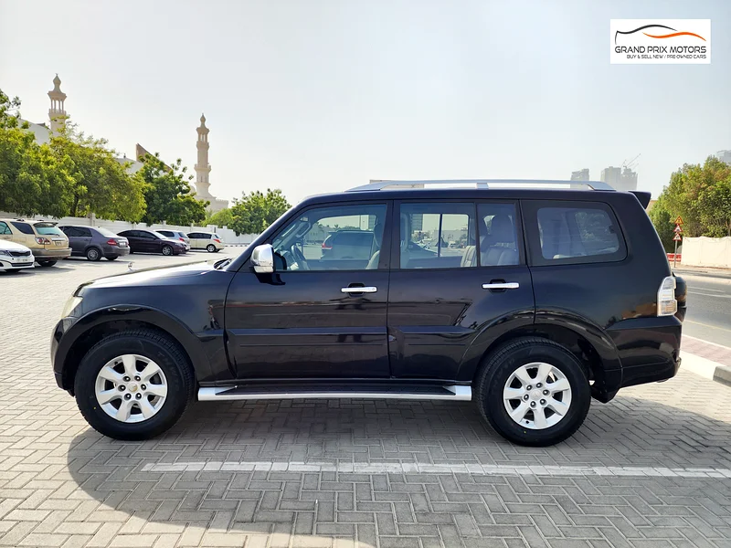 Mitsubishi Pajero GLS V6 3.5, full options, 2011 model, GCC specs, in very good condition63398585723777114