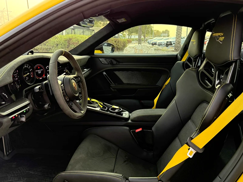 **2023** German specification, neat and clean car under warranty with low mileage63406548014081113