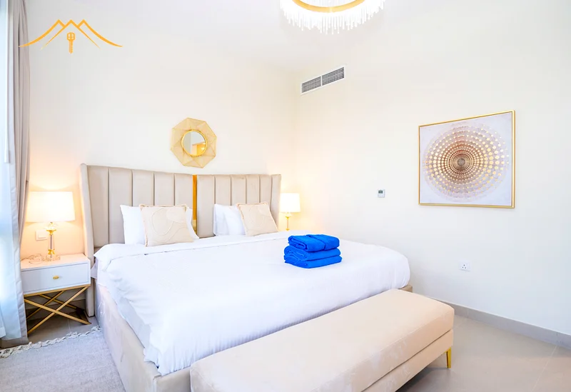 Utility Bills Included / Luxurious living / Private Garden63830640293378112