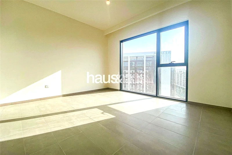 Direct Park Access | Mid Floor | Modern and Bright64043459966593113