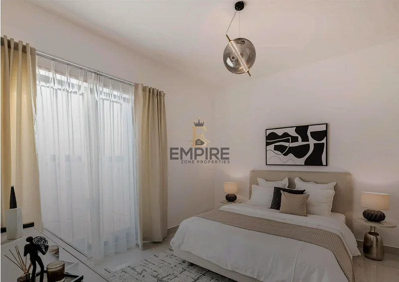 شقة واسعة مكونة من 3 غرف نوم + متجر / مؤثثة بالكامل / موقع ممتاز63994970585347114