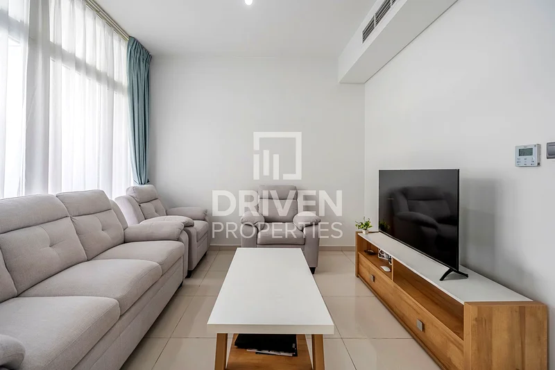 Well Maintained | Ready to Move in | Stylish Unit64003011345538113