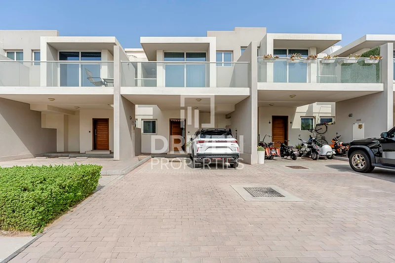 Well Maintained | Ready to Move in | Stylish Unit64003011345538110