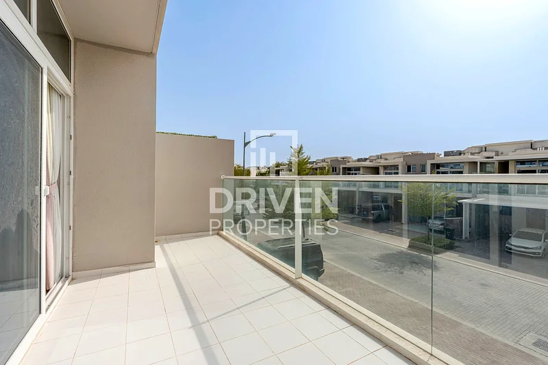 Well Maintained | Ready to Move in | Stylish Unit64003011345538111