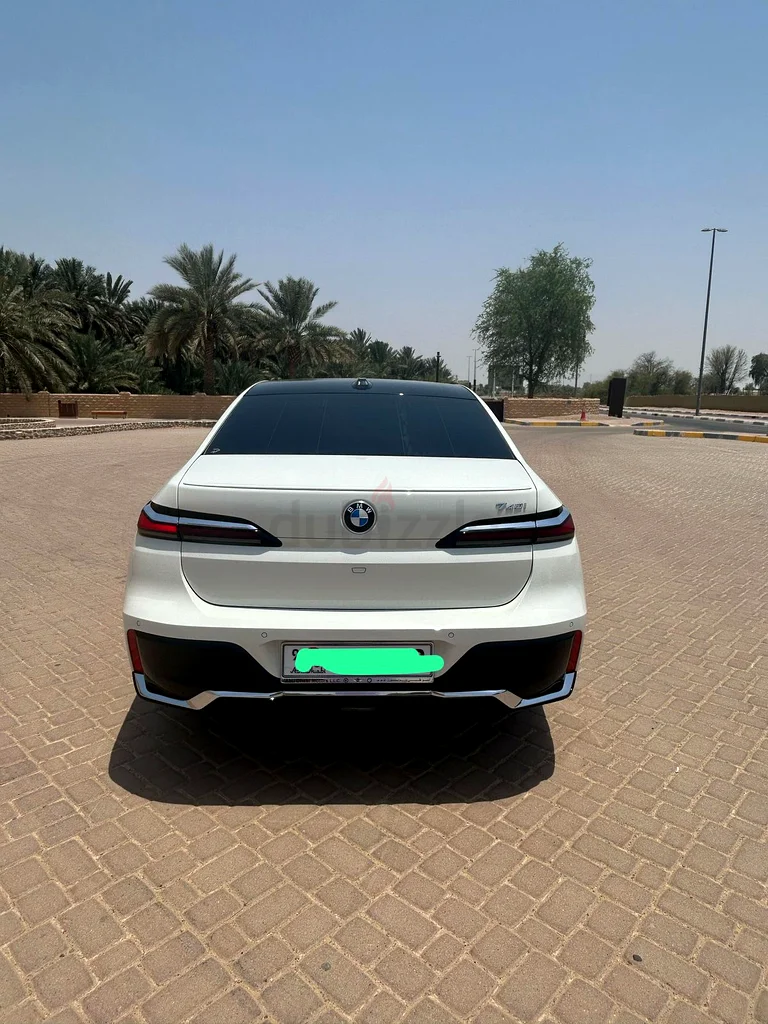 بي إم دبليو 740i63410294646017113