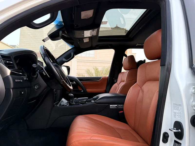 لكزز LX570  خليجي موديل 2018 ، صبغة وكالة و بحالة الوكالة كامل.63398636866561113