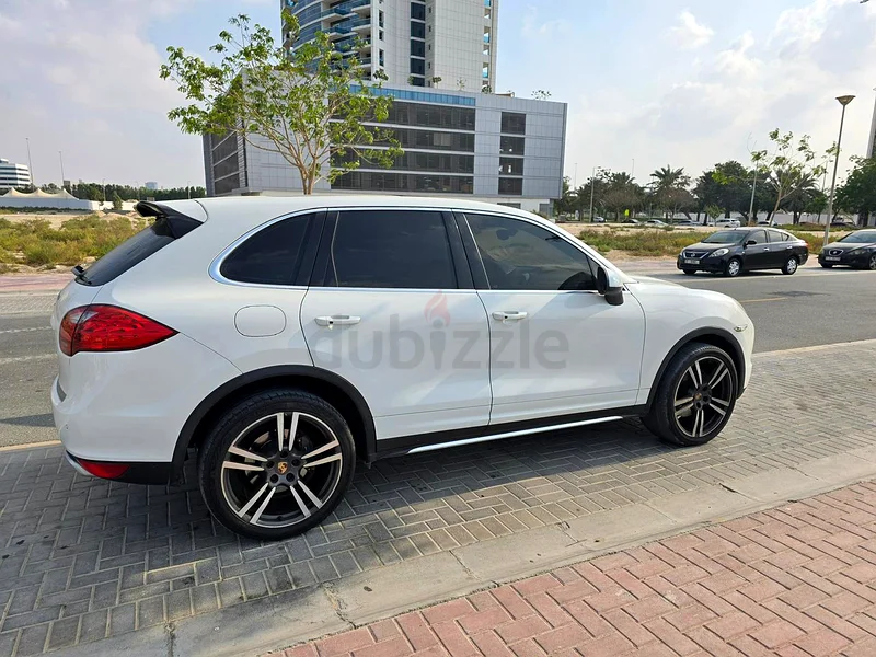 2014 PORSCHE CAYENNE 3.6L GCC SPECIFICATION IN VERY EXCELLENT CONDITION63399908974722114