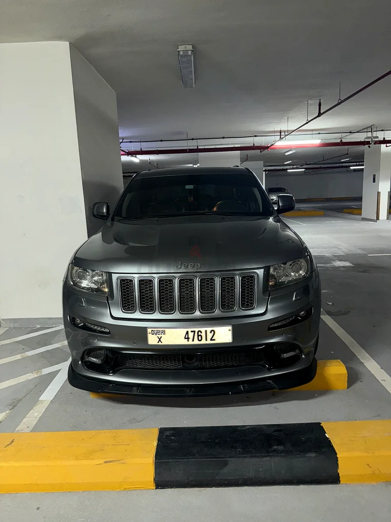 6.4 لتر جيب جراند شيروكي SRT8 بحالة ممتازة63398606994947112