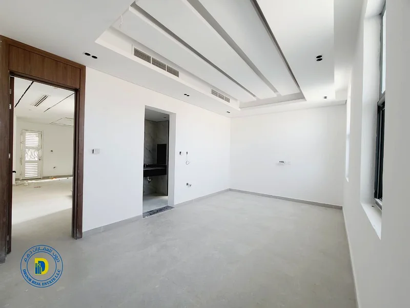 فيلا بسعر رائع من 4 غرف نوم، تشمل رسوم التسجيل وتكييف الهواء، في منطقة الحيلو 2، ممتلكات حرة وتمويل مصرفي.63907817362179114