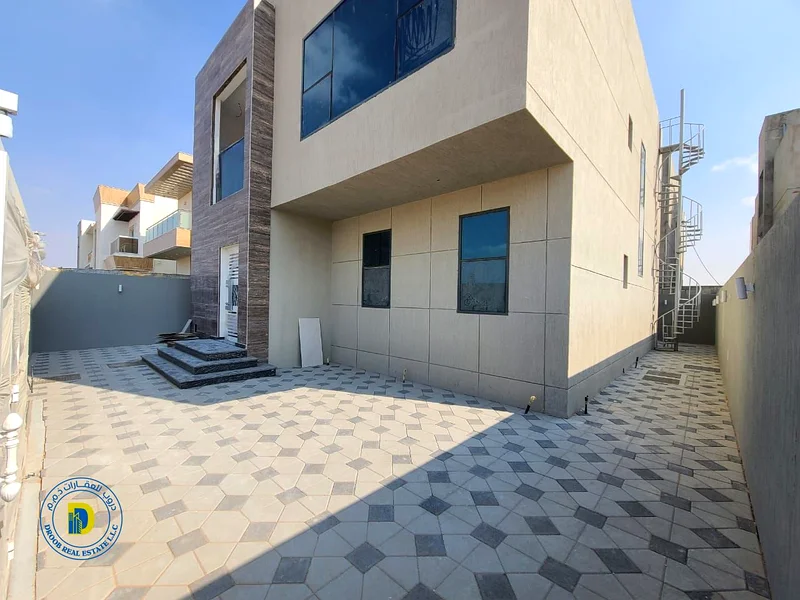 فيلا بسعر رائع من 4 غرف نوم، تشمل رسوم التسجيل وتكييف الهواء، في منطقة الحيلو 2، ممتلكات حرة وتمويل مصرفي.63907817362179111