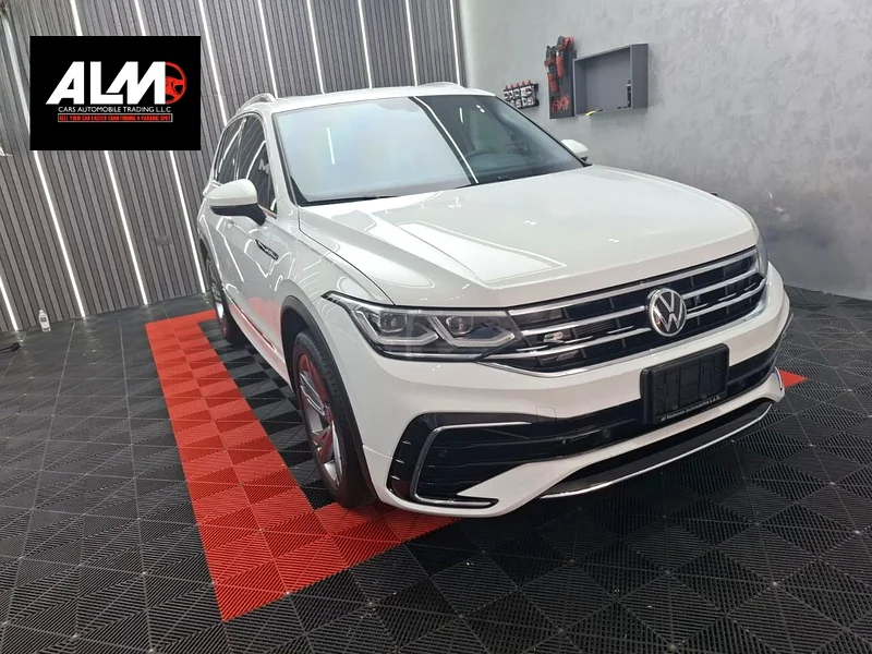 Volkswagen Tiguan 2024 R-Line GCC, FSH with dealer warranty63398576463873113