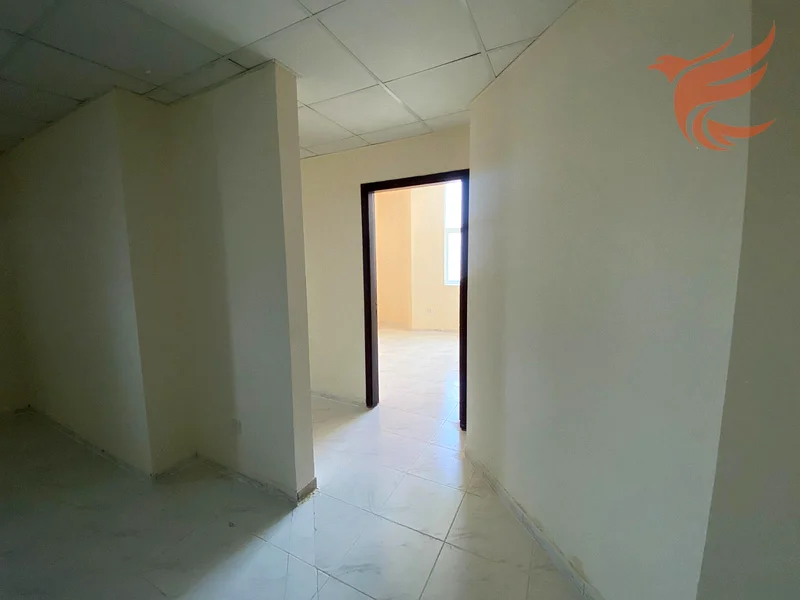 شقة واسعة مكونة من غرفتي نوم وحمامين للإيجار63813742469378112