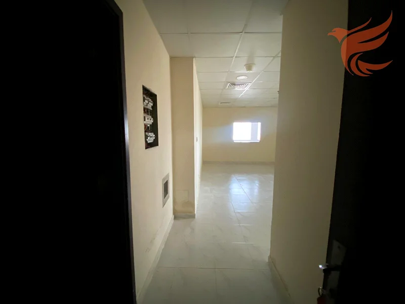 شقة واسعة مكونة من غرفتي نوم وحمامين للإيجار63813742469378111