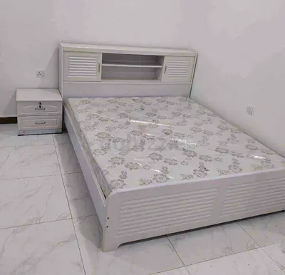 Queen size bed