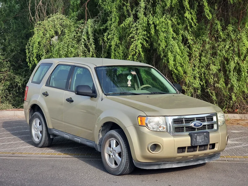 WELL MAINTAINED * 2012 FORD ESCAPE * ACCIDENT FREE * GCC SPECS * CALL US NOW!633998774872351120