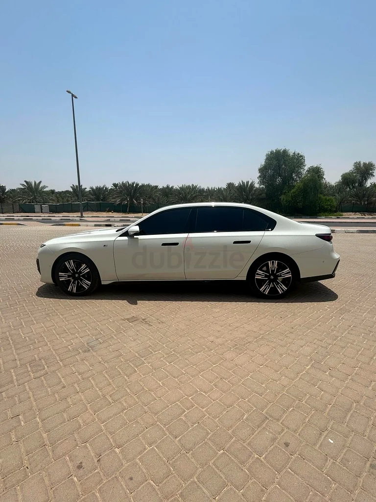 بي إم دبليو 740i63410294646017114