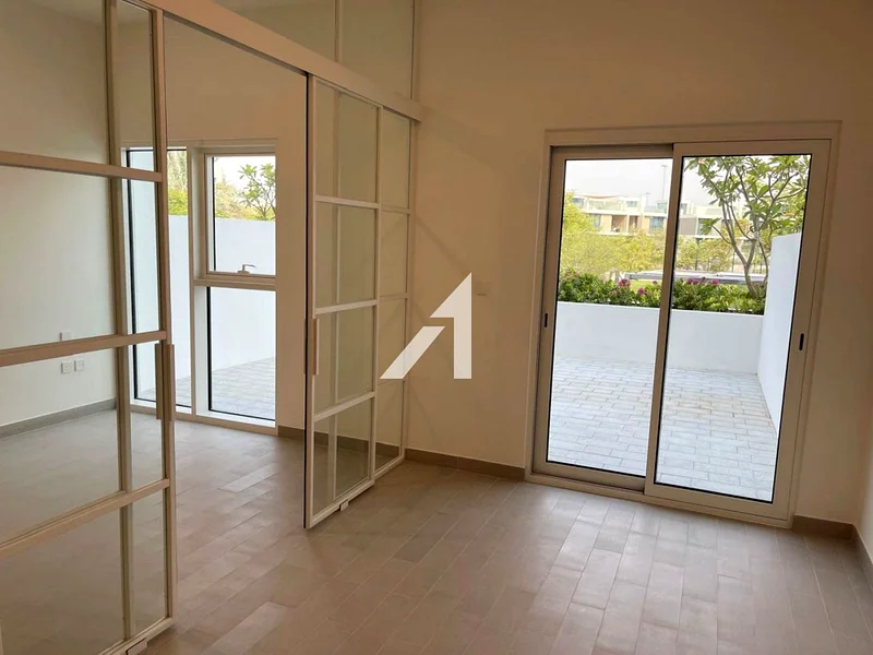 Modern 1BR| Huge Terrace | Park Facing | Vacant64044326402051110
