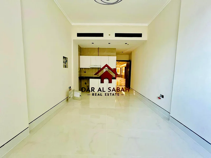 Very Hug Studio | No Deposit Cash | Two Months Free | Six Cheque Payment possible!63706317179906114
