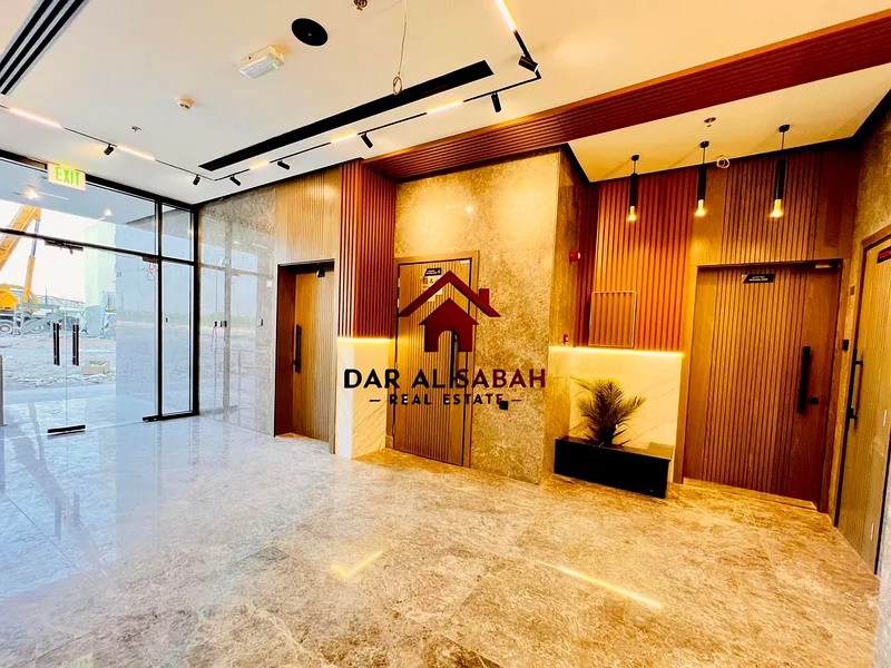 Very Hug Studio | No Deposit Cash | Two Months Free | Six Cheque Payment possible!63706317179906110
