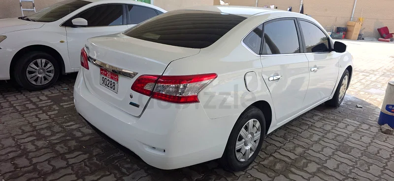 Nissan sentra 201563399980178690112