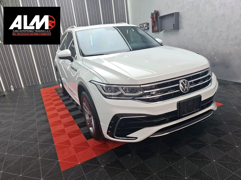 Volkswagen Tiguan 2024 R-Line GCC, FSH with dealer warranty63398576463873112