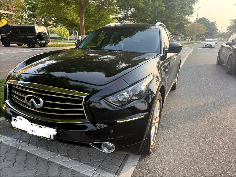 Infinity Qx70 for sale 2014 model (first owner) very well maintained, 225000 km. GCC specs63398553590531112