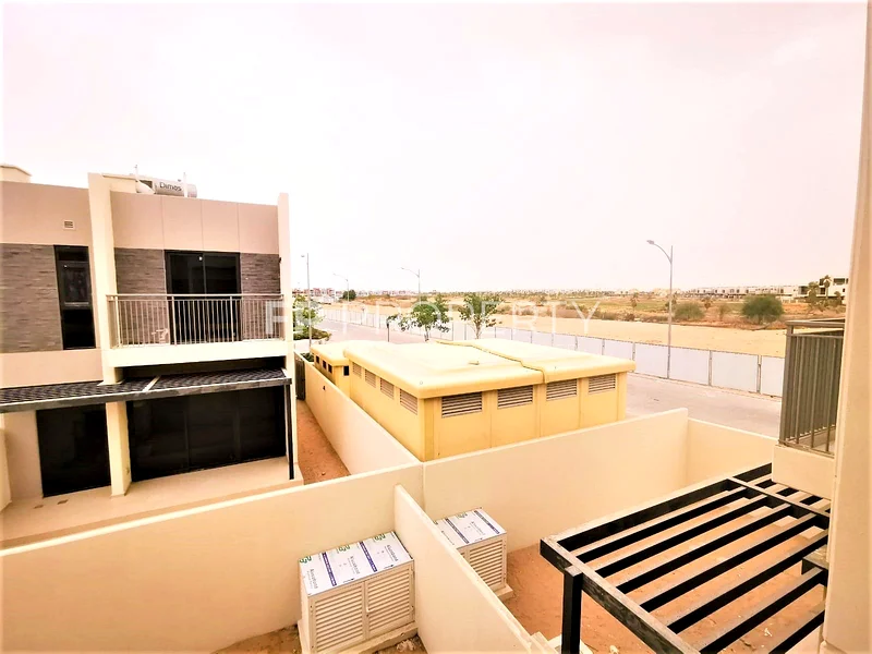 فيلا كبيرة بـ 3 غرف نوم + خادمة | R2M | مطبخ مغلق | مؤجرة64002639571715111