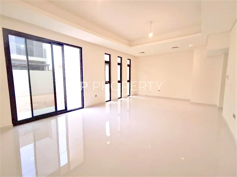 فيلا كبيرة بـ 3 غرف نوم + خادمة | R2M | مطبخ مغلق | مؤجرة64002639571715113