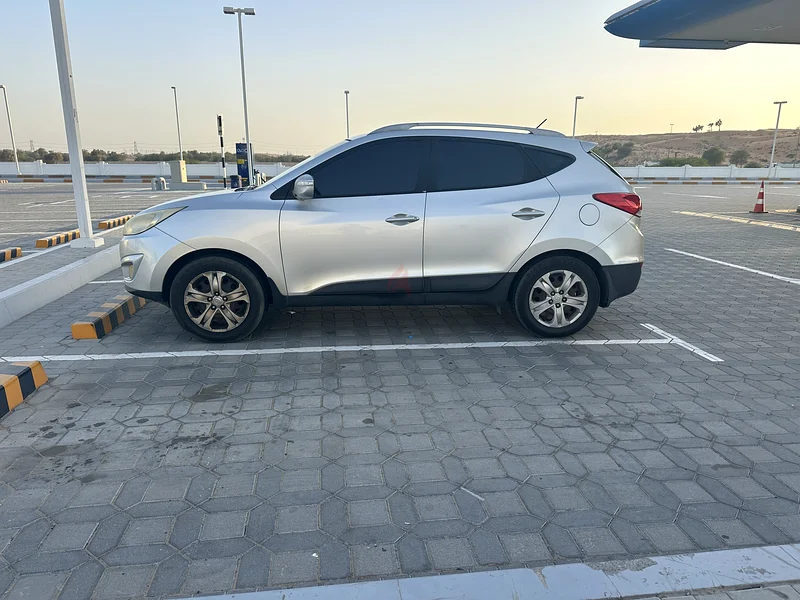 HYUNDAI TUCSON 201063406912180097113