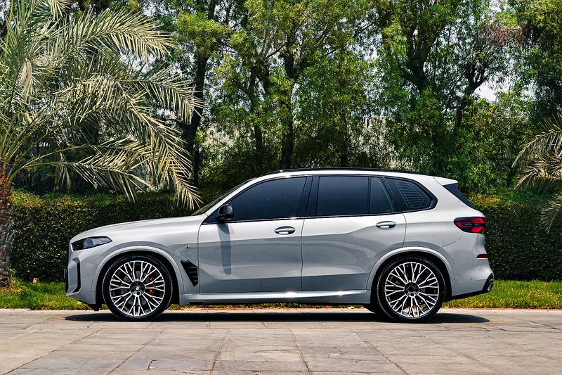 فردي XDrive 40i حزمة M مجهزة بالكامل سجل صيانة كامل وعقد صيانة مع AGMC63406212677377113