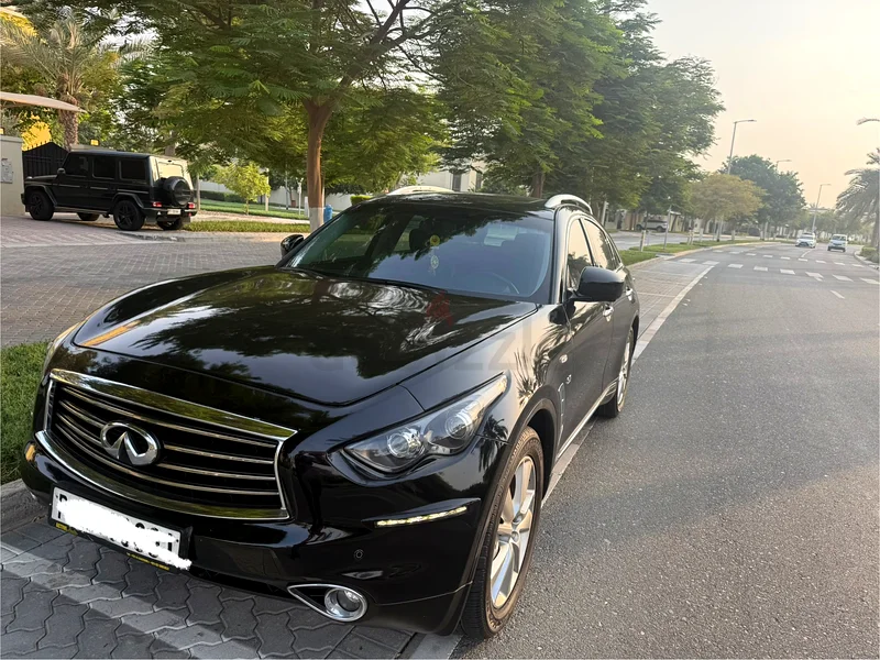 Infinity Qx70 for sale 2014 model (first owner) very well maintained, 225000 km. GCC specs63398553590531113