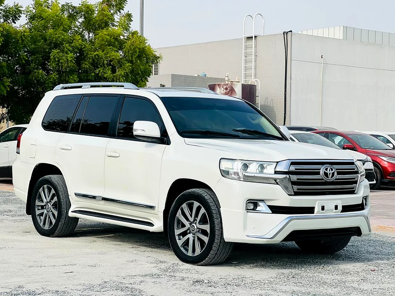 Toyota Land Cruiser // Gcc Space // Cylander 6 // Good conditions63399948317443112