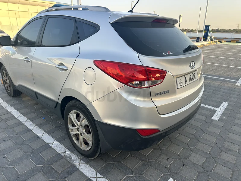 HYUNDAI TUCSON 201063406912180097114