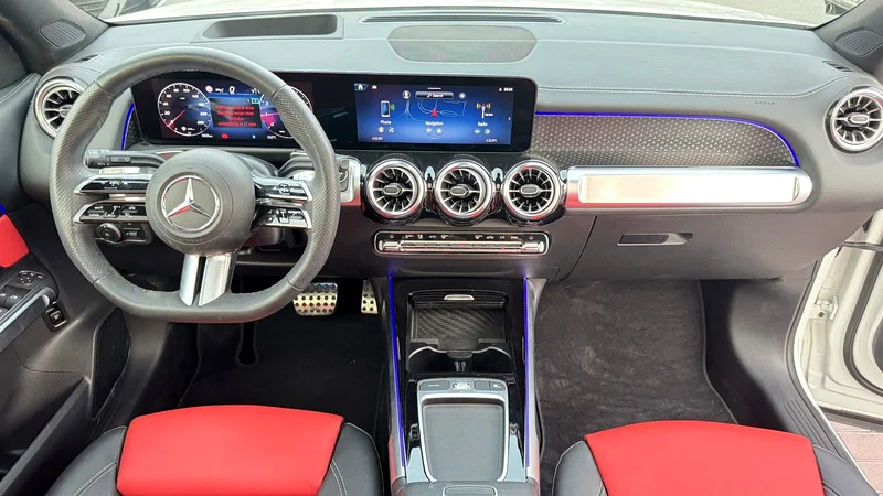 مرسيدس 2024 GLB 250 4Matic بمواصفات خليجية ممتلئة بالكامل63399918801539114