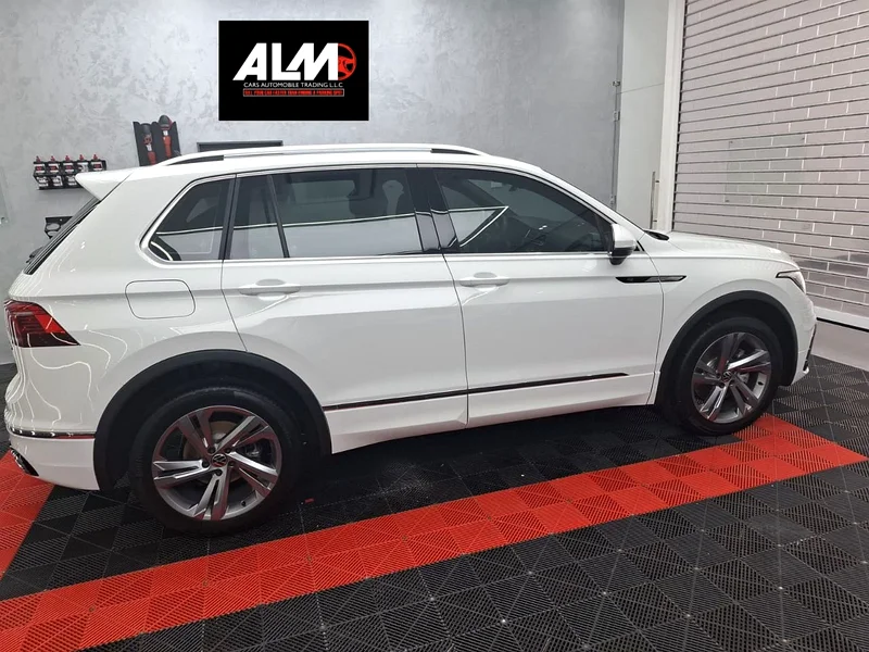 Volkswagen Tiguan 2024 R-Line GCC, FSH with dealer warranty633985764638731112