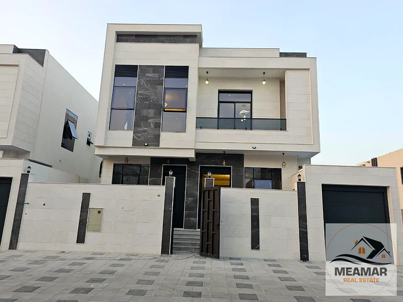 فيلا للبيع في موقع متميز مع تشطيبات عالية الجودة63883086839809114
