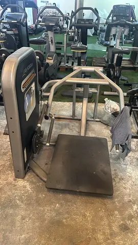 ️‍️ For Sale: Life Fitness Squat Machine ️‍️