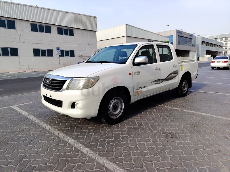 Toyota Hilux 2013, double cab, MT, V4, 2.7CC, 4×2, GCC.63401312892290111