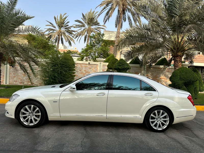 Mercedes S550 Gulf model 2013 imported from Japan, full agency paint, inspection required with no accidents or repainting.63403203386626114
