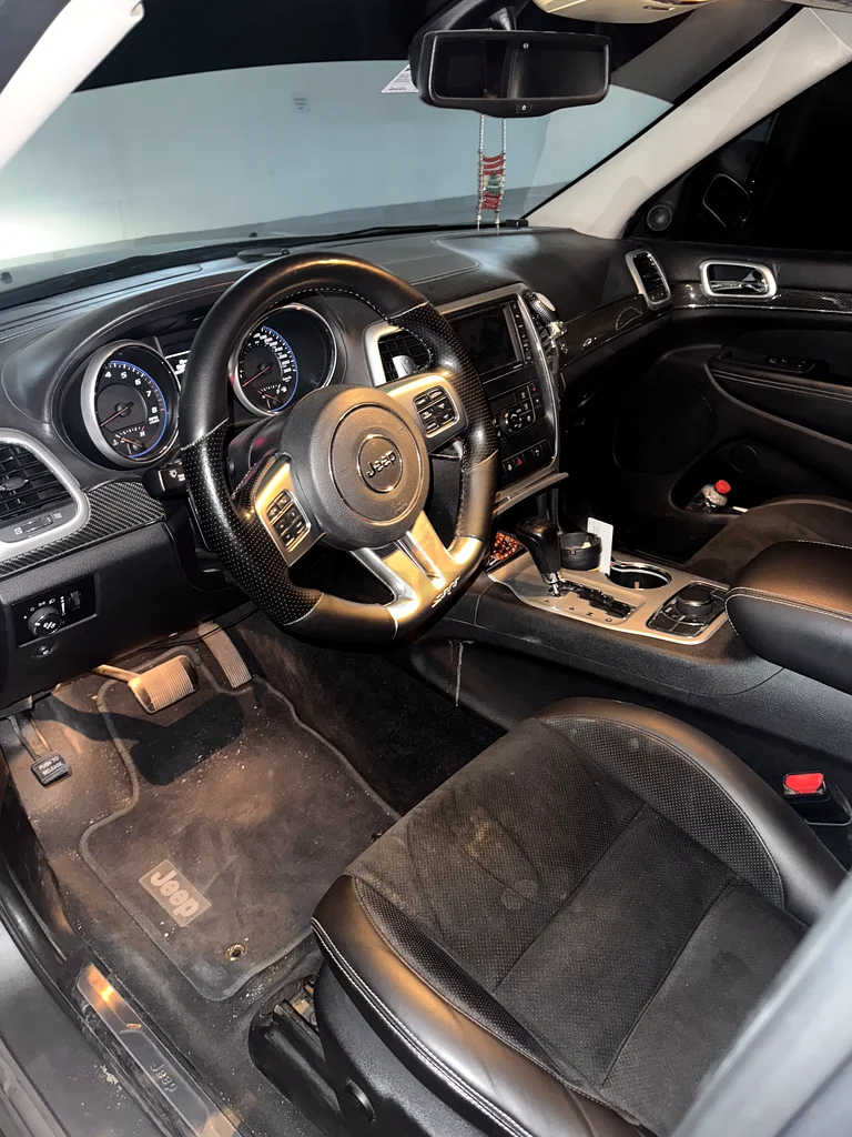 6.4 لتر جيب جراند شيروكي SRT8 بحالة ممتازة63398606994947114
