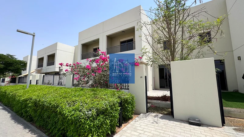 تاون هاوس بإطلالة خلابة على الصحراء (القدسي)63736617623426110